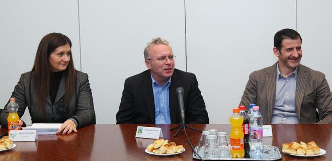 2013/12/tao02_kis.jpg