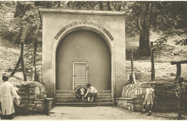 Vorosmarty_Mihaly_hires_mondata_a_Disznofo_forrasnal Vorosmarty_Mihaly_hires_mondata_a_Disznofo_forrasnal