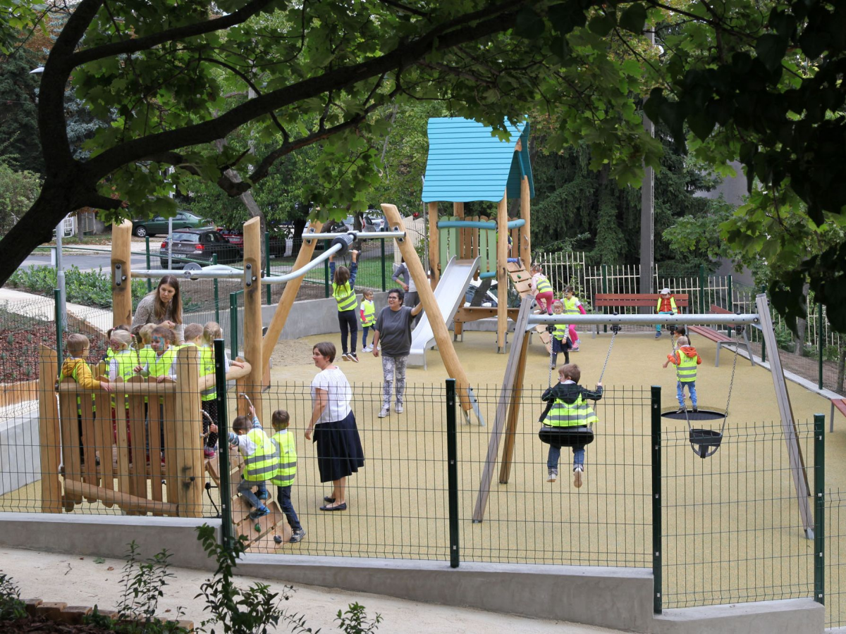 Fővárosi támogatással újult meg a Tállya utcai park