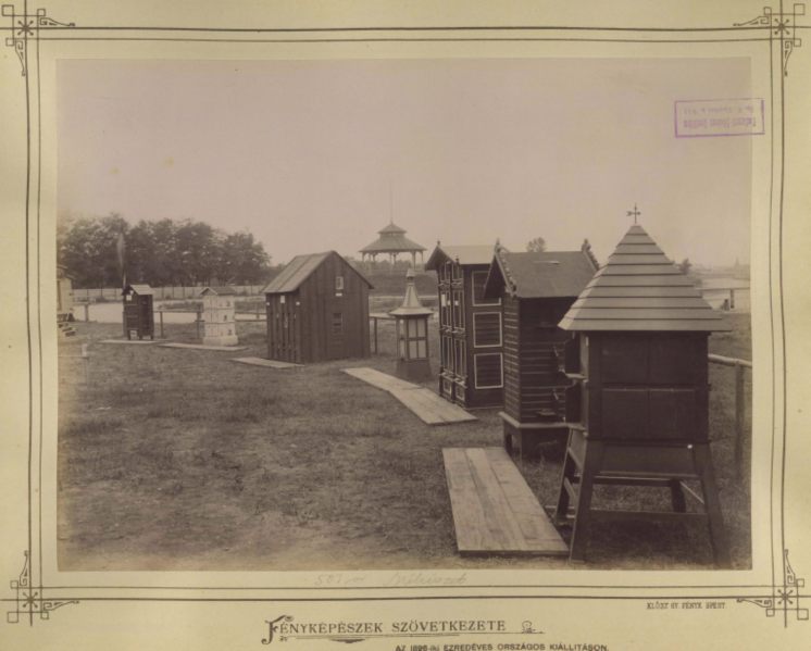 Millenniumi_kiallitas_-_Meheszeti_kaptarak_-_1896_-_HU_BFL_XV_19_d_1_10_073(Hegyvidéki Helytörténeti_Gyűjtemény_tulajdona) Millenniumi_kiallitas_-_Meheszeti_kaptarak_-_1896_-_HU_BFL_XV_19_d_1_10_073(Hegyvidéki Helytörténeti_Gyűjtemény_tulajdona)