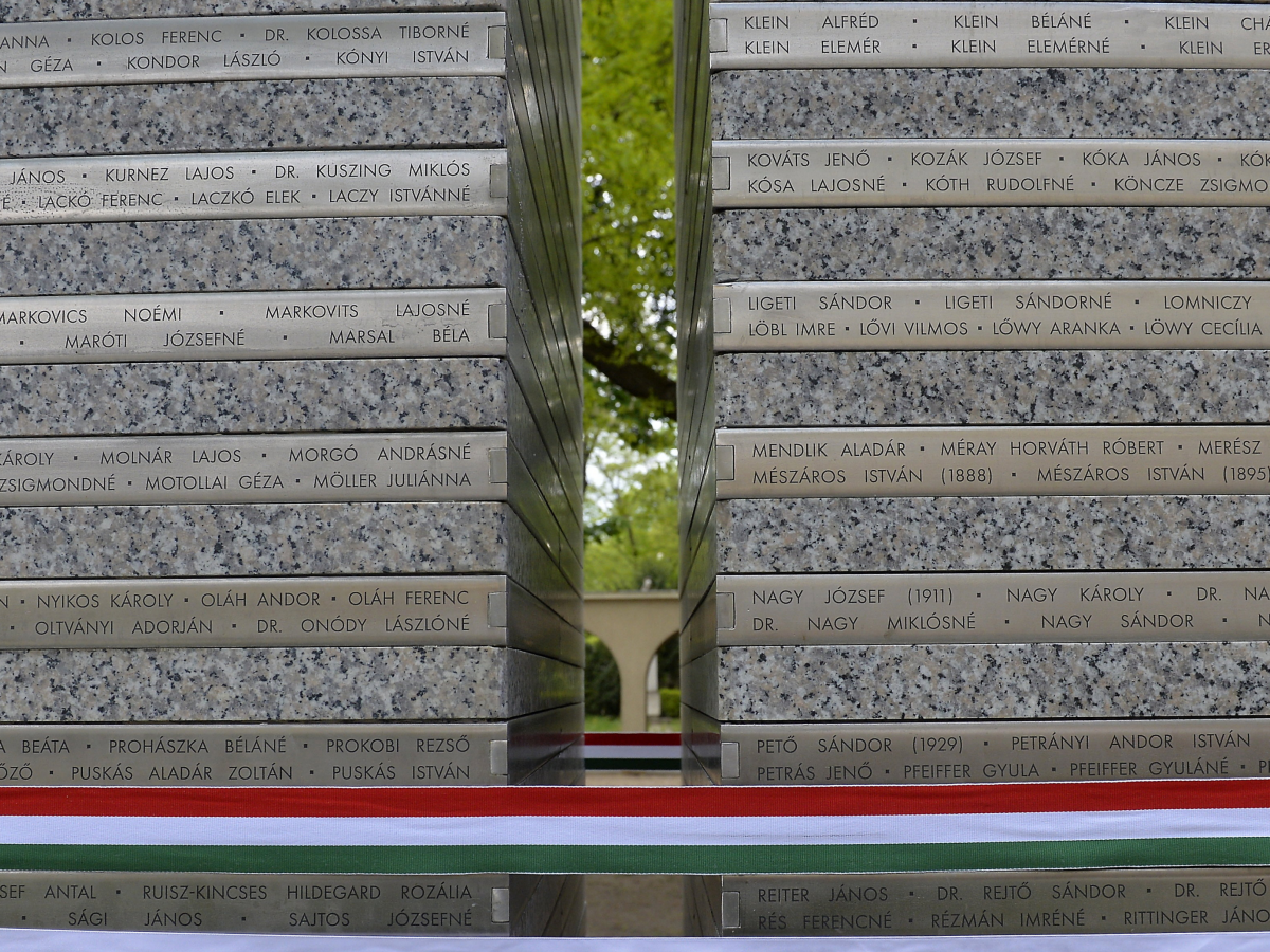 Felavatták a második világháború hegyvidéki áldozatainak emlékművét a Városmajorban