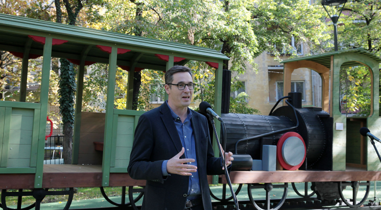 hollosy_jatszoter_atadasa18 hollosy_jatszoter_atadasa18