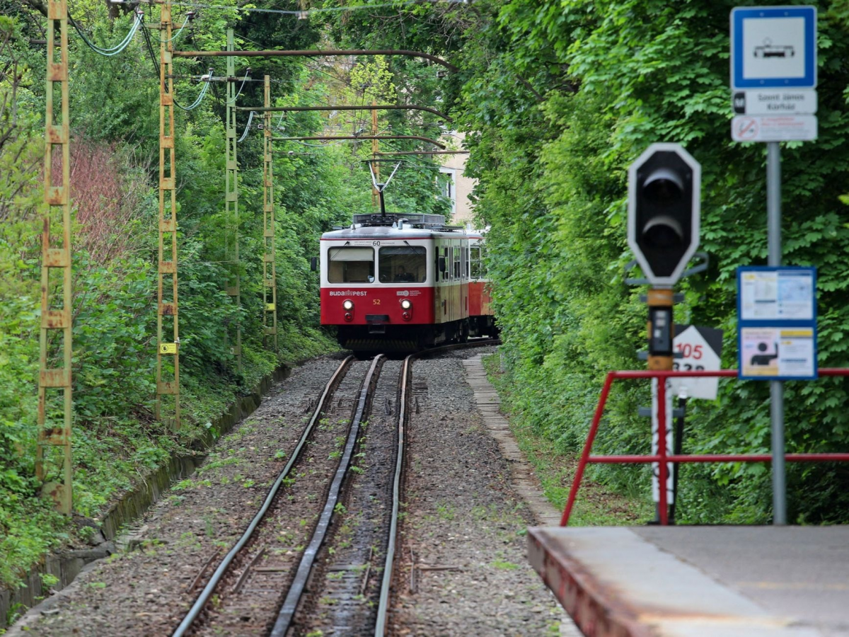 Karbantartási munkák a Fogaskerekű vonalán Karbantartási munkák a Fogaskerekű vonalán